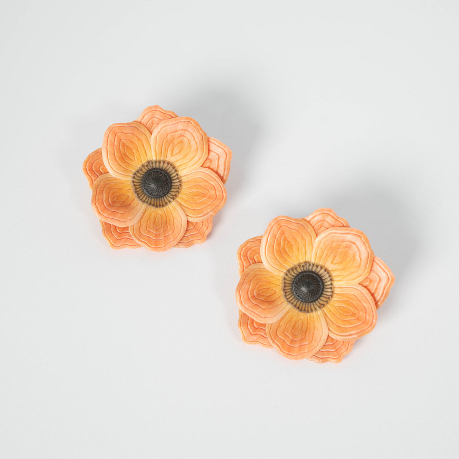 Anemone Flower Earrings - M -