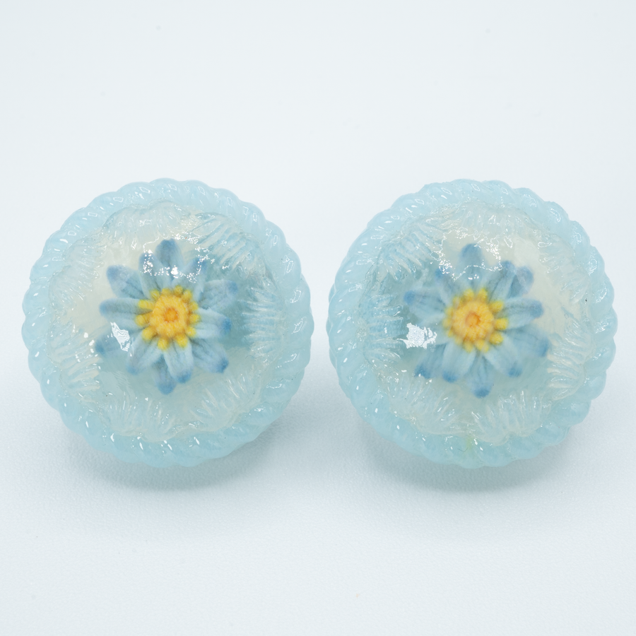 【予約販売商品】Water lily button earrings - M -