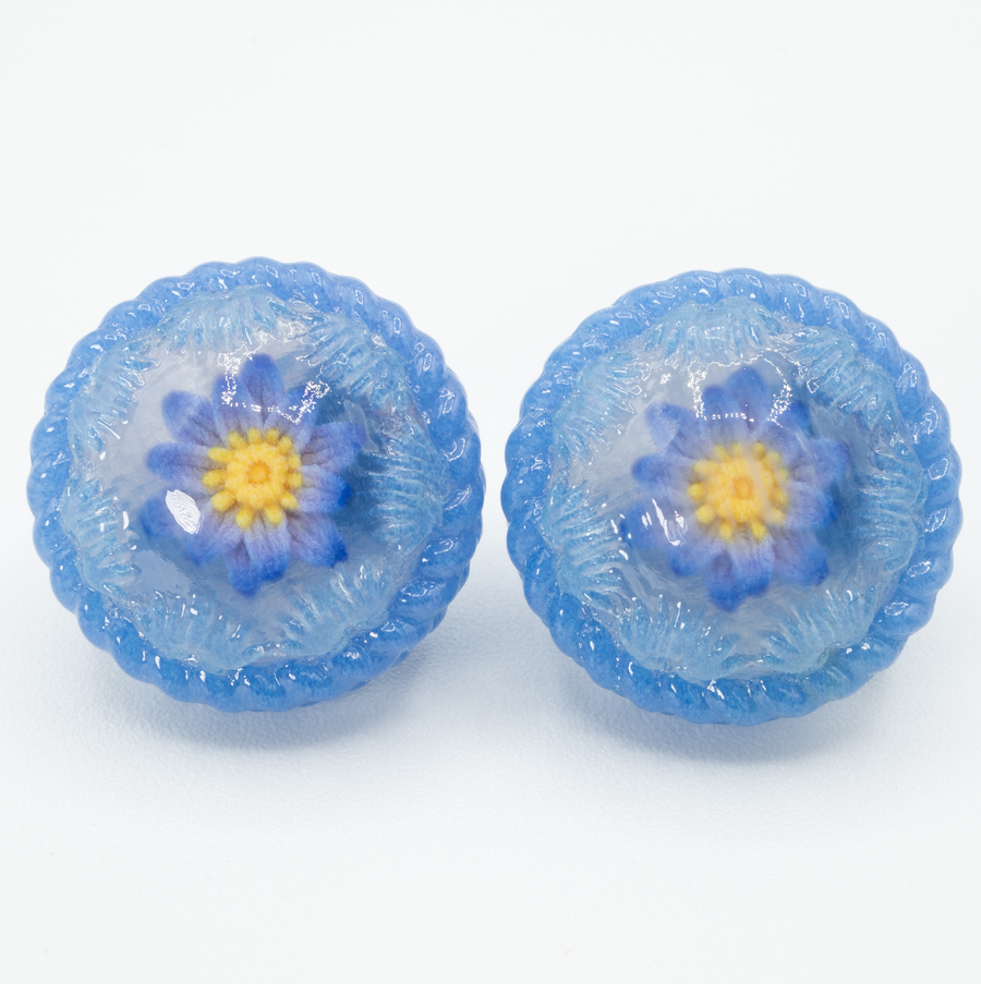 【予約販売商品】Water lily button earrings - M -