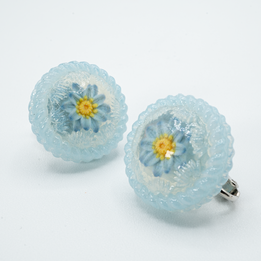 【予約販売商品】Water lily button earrings - S -