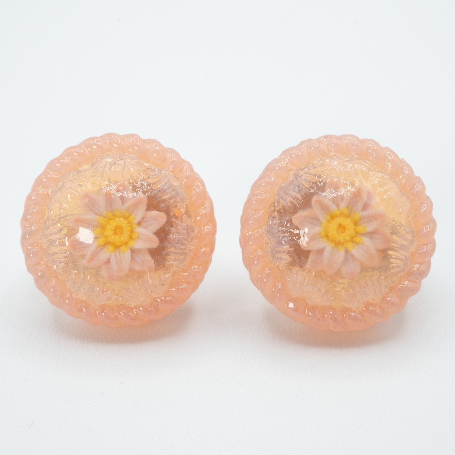 【予約販売商品】Water lily button earrings - S -