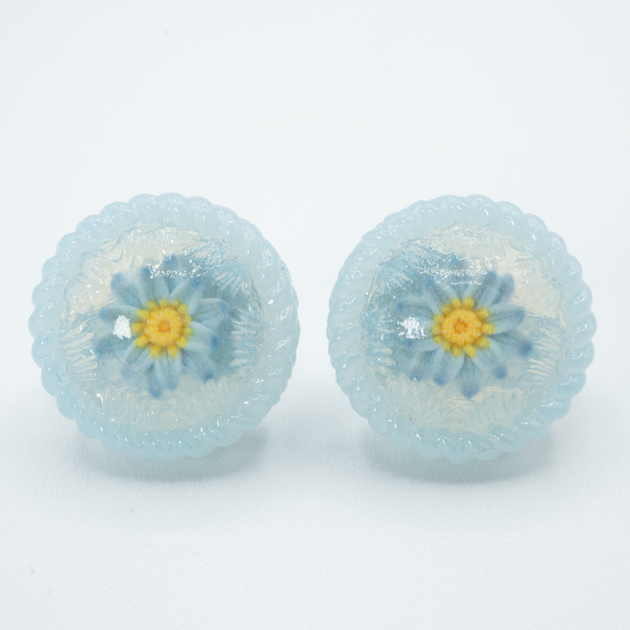 【予約販売商品】Water lily button earrings - S -